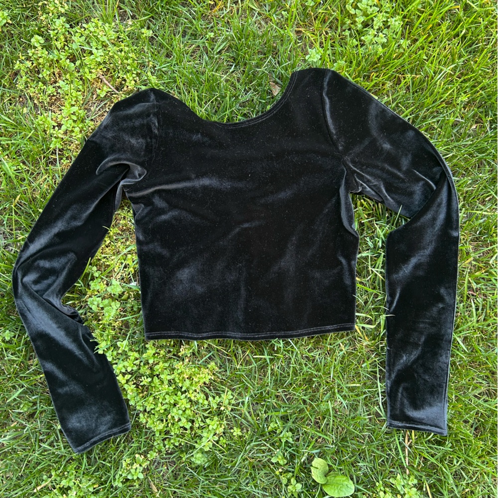 Abercrombie Black Velvet Long-Sleeve Crop Top